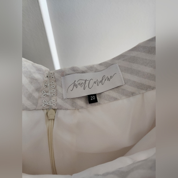 EUC, Sweet Caroline Cordelia Skirt, color: Smoke Show, Pockets, bridal sz20 - Picture 8 of 9